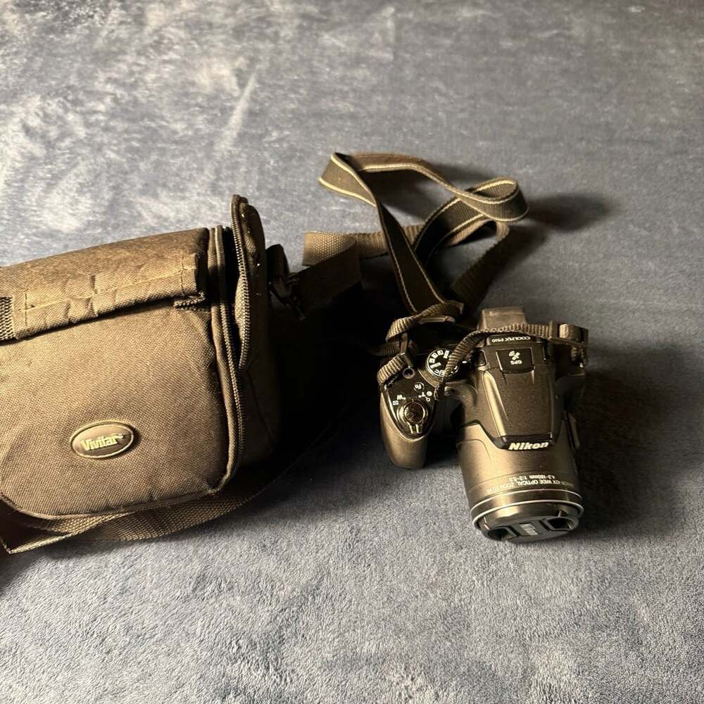 Nikon COOLPIX P510 Digital Camera with Vivitar Case